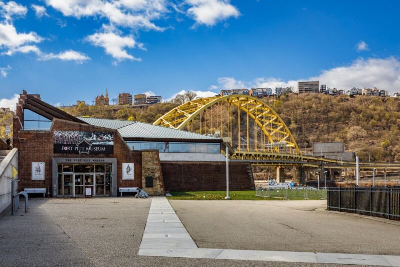 Love in the City: Pittsburgh's Enchanting Romantic Walk - Experience Description