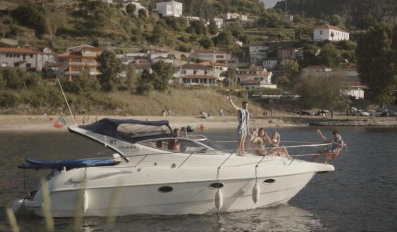 Love Island: Full Day Yacht Tour - Included Amenities