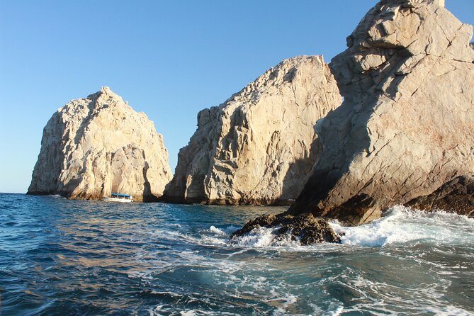 Lovers Beach and El Arco Boat Trip - Getting to the Meeting Point