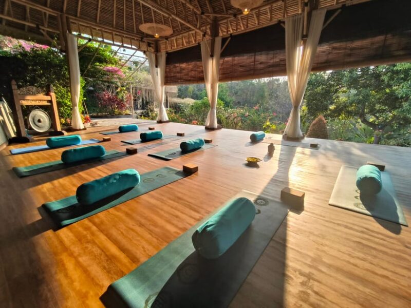 Lovina: Yoga & Massage - Personalised Yoga Practice