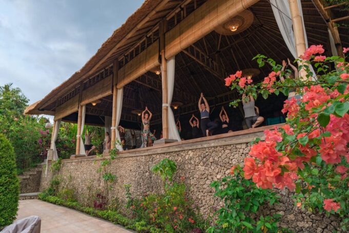 Lovina: Yoga & Massage - Serene Spa Environment