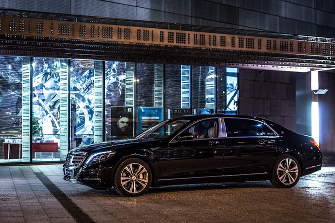 Low Cost :- Hire Full or Half Day Executive Luxury Car Services in Toronto - Pickup and Drop-off Locations