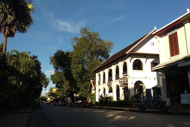 Luang Prabang City Tour & Kuang Si Waterfalls - Guide Expertise