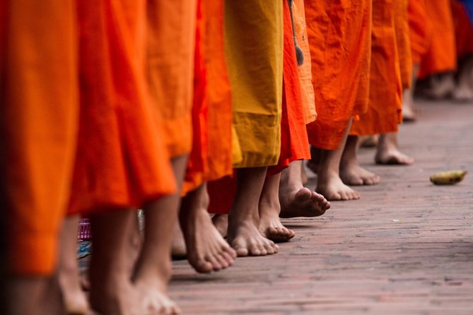 Luang Prabang Early Morning Alms Giving and Wet Market - Pickup and Accessibility