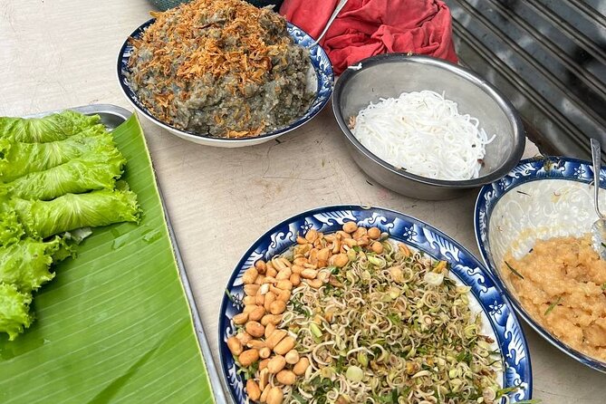 Luang Prabang Local Market and Morning Food Tour With Drinks - Sampling Local Breakfast Dishes
