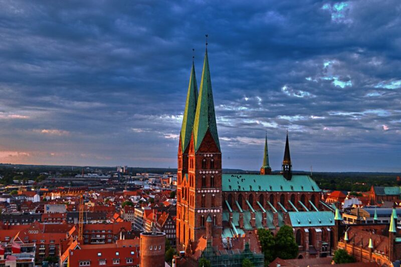 Lübeck: City Exploration Game and Tour - Experience and Itinerary