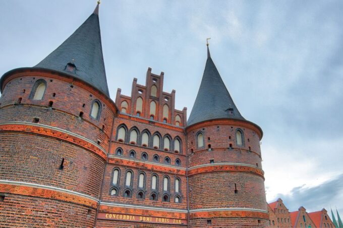 Lübeck: City Highlights Scavenger Hunt and Self-Guided Tour - Investigate the Museum Holstentor