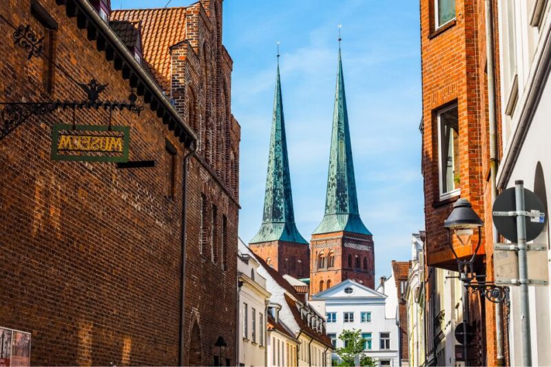 Lübeck: First Discovery Walk and Reading Walking Tour - Experience and Itinerary