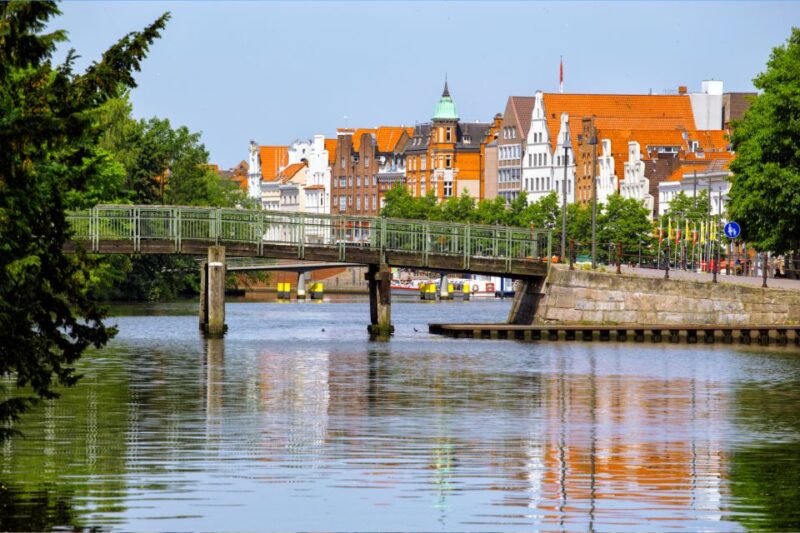 Lübeck: First Discovery Walk and Reading Walking Tour - Requirements and Recommendations