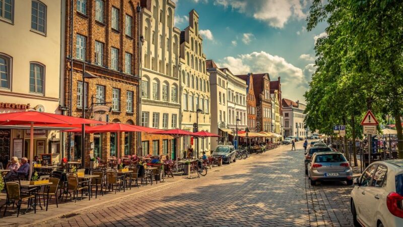 Lübeck: Private Historical and Architectural Walking Tour - Tour Highlights