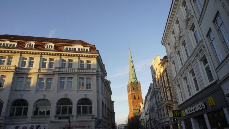 Lübeck: Self-Guided Smartphone Scavenger Hunt Walking Tour - What to Bring