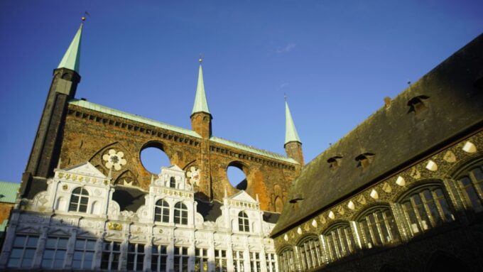 Lübeck: Self-Guided Smartphone Scavenger Hunt Walking Tour - Device Use