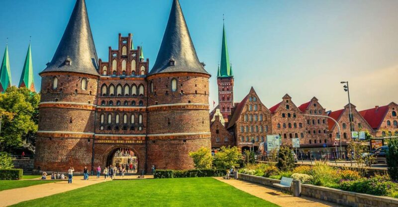 Lübeck: Self-Guided Walking Tour and Scavenger Hunt - Experience Highlights