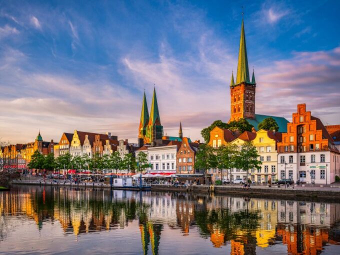 Lübeck: St. Anne's Museum With City Walking Tour Option - Tour Planning Considerations