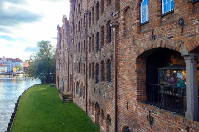 Lübeck Walking Tour With Licensed Guide - Historical Insights