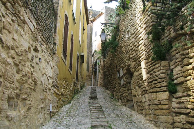 Luberon Villages Half-Day Tour From Aix-En-Provence - Bonnieux and Roussillon Highlights