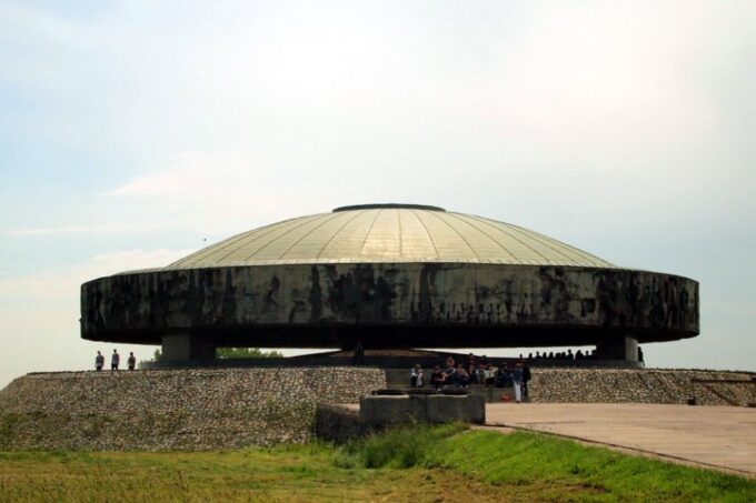 Lublin & Majdanek Small-Group Tour From Warsaw With Lunch - Customer Reviews