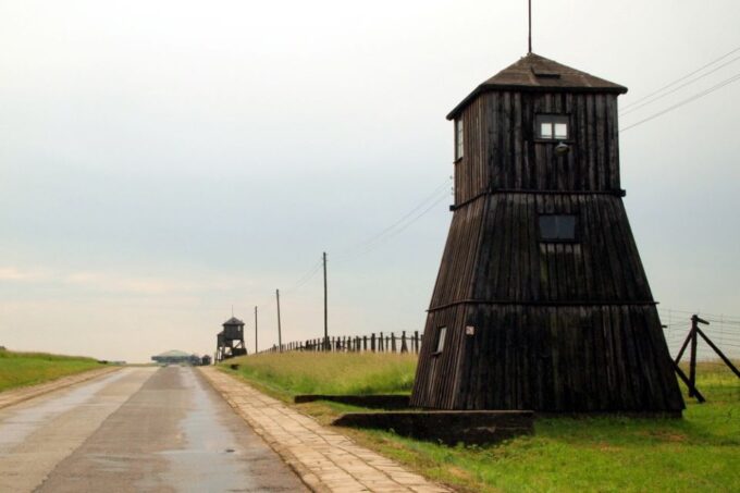 Lublin & Majdanek Small-Group Tour From Warsaw With Lunch - Transportation and Duration
