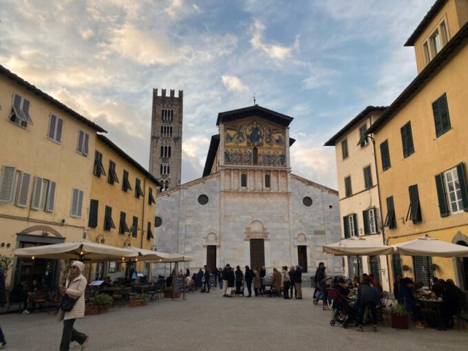 Lucca: 2 Hour Private Walk. Discover the Best of City Centre - Reach Piazza Bernardini