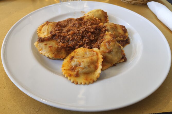 Lucca Food Tour - Do Eat Better Experience - Tasting Luccas Charcuterie and Wine