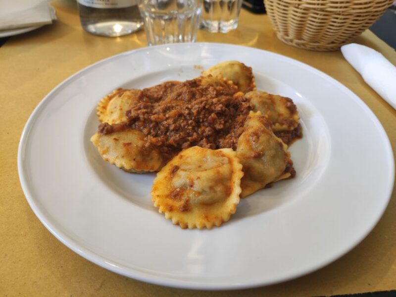 Lucca: Guided Food Walking Tour With Tastings - Key Points