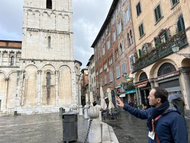 Lucca: Guided Small Group Highlights Walking Tour - Itinerary Highlights