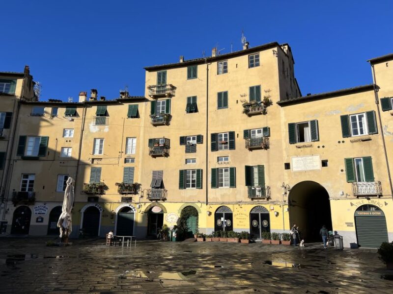 Lucca: Guided Small Group Highlights Walking Tour - Participant Information