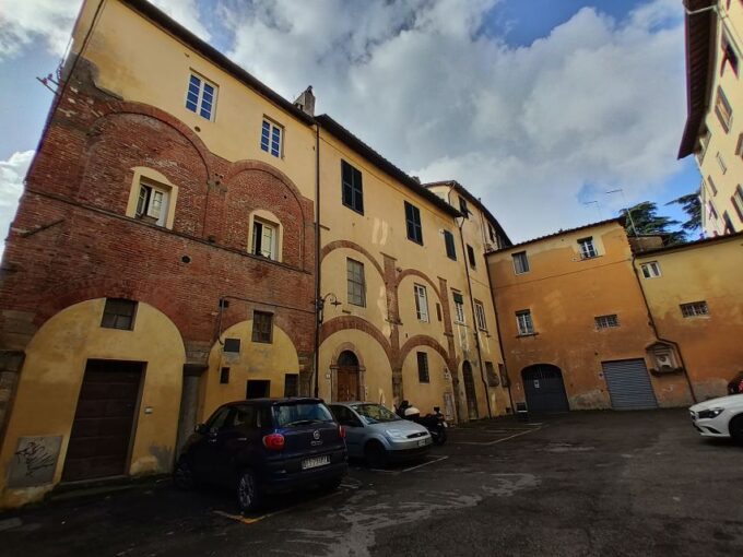 Lucca: Guided Small Group Highlights Walking Tour - Frequently Asked Questions