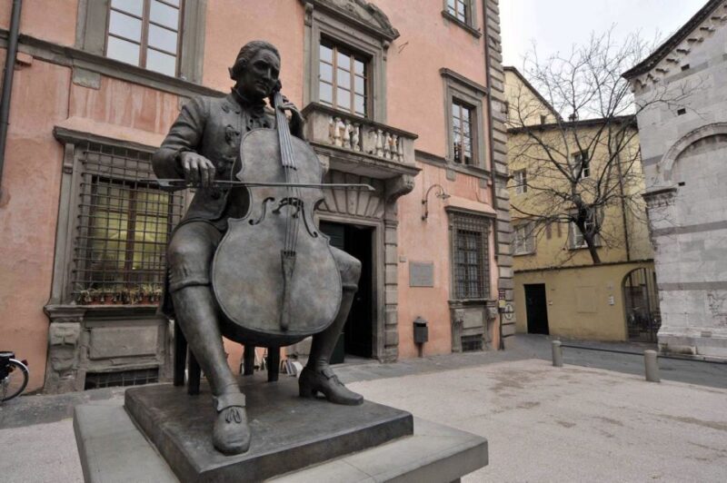 Lucca: Musical Walking Tour With Puccini Museum Visit - Overview of the Musical Walking Tour