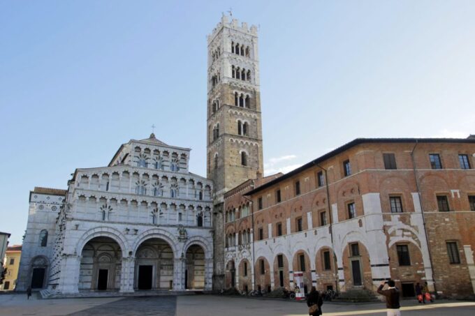 Lucca Sightseeing Tour by E-Bike or City Bike - Frequently Asked Questions