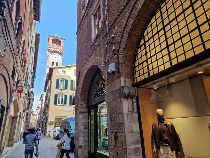 Lucca: Tour of City Center, San Martino and San Frediano - Exploring San Frediano Basilica