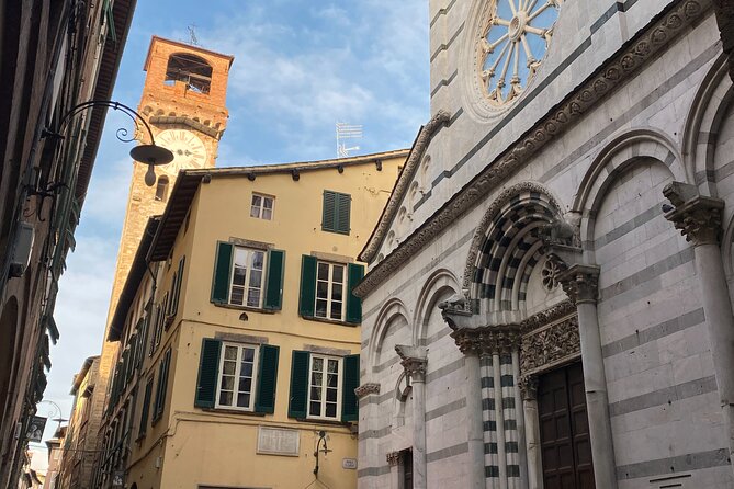 Lucca Tour of the Historic Center and Visit San Martino and San Frediano - Entrance Tickets and Costs