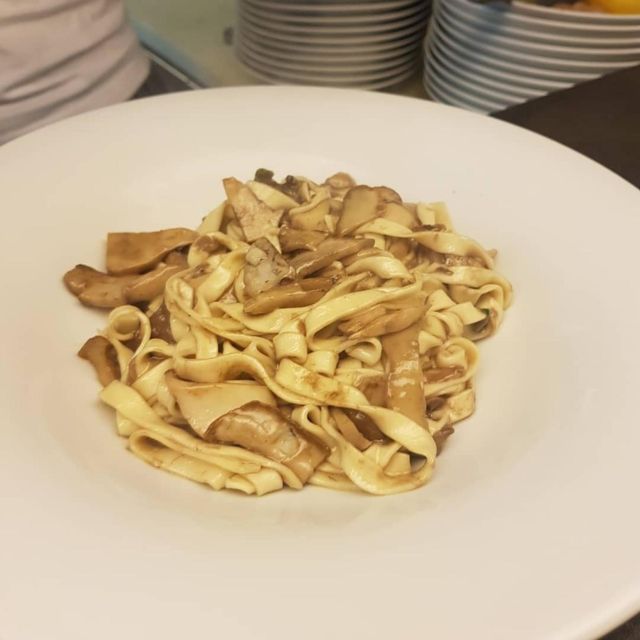 Lucca: Traditional-Traditional Cooking Class Cuisine Course - Key Points