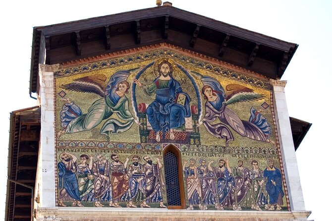 Lucca: Walking Tour of the City Centre and the Walls - Hidden Passages and Offbeat Sights