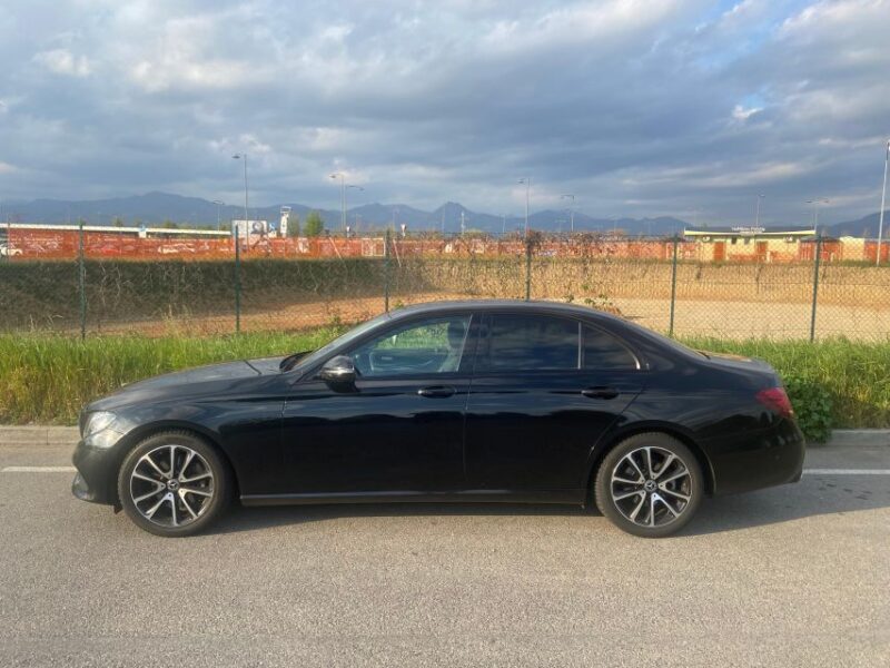 Lucerna: Private Transfer To/From Malpensa Airport - Comfort and Luxury