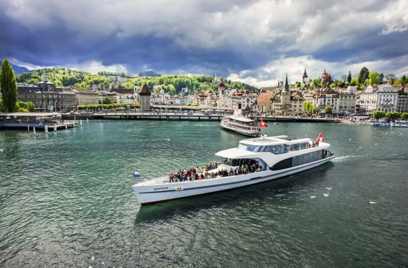 Lucerne: 1-Hour Cruise on Panoramic Yacht - Highlights of the Tour