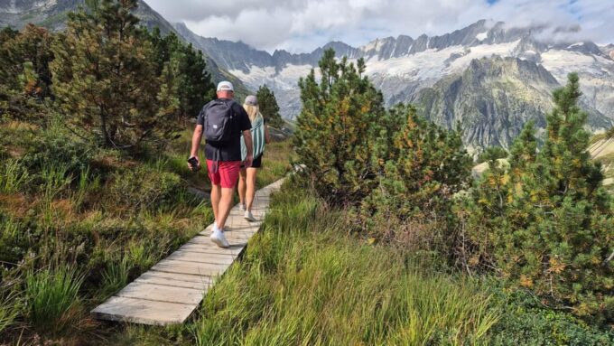 Lucerne: 2-Day Hike and Bike Combo Tour With Lake Cruise - Picnic Amidst the Mountains