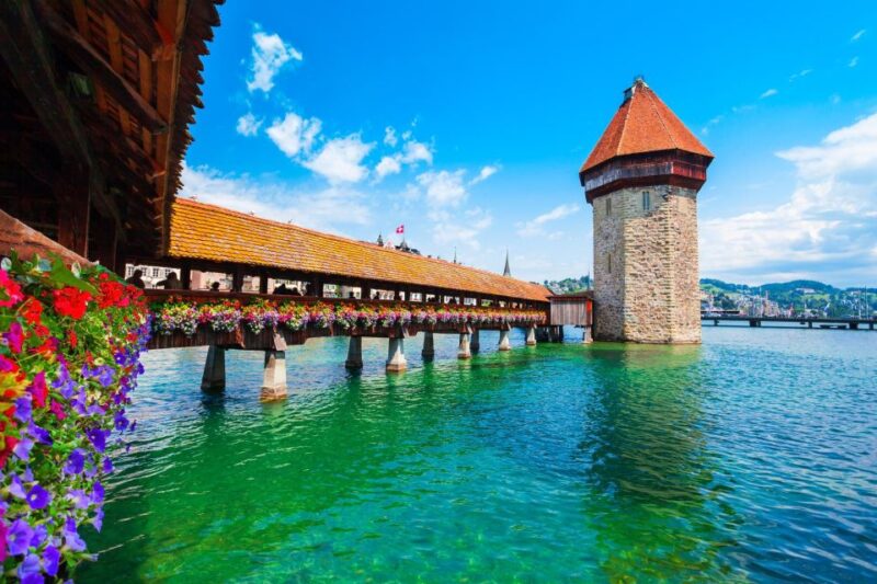 Lucerne: Capture the Most Photogenic Spots With a Local - Discovering Iconic Landmark Stories
