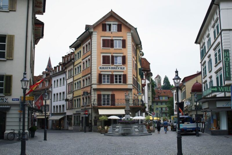 Lucerne: Express Walk With a Local in 60 Minutes - Tour Details