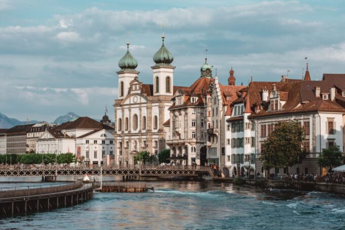 Lucerne: Guided Walking Tour With an Official Guide - Booking Details