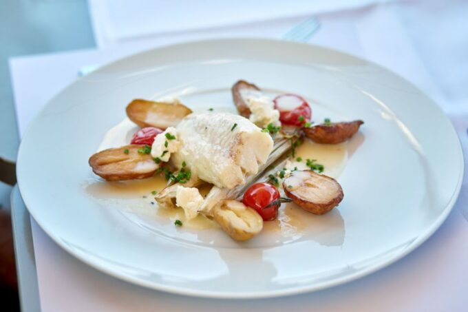 Lucerne: Lake Lucerne 1st Class Cruise With Gourmet Lunch - Duration and Starting Location