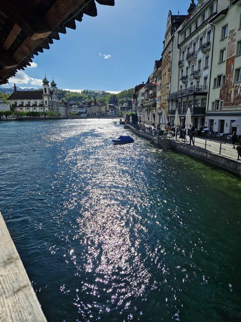 Lucerne: Private Walking Tour and Chocolate Tasting - Tour Experience