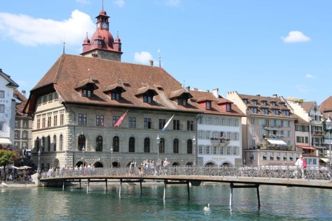 Lucerne: Private Walking Tour With a Local Guide - Discovering the Musegg Wall and Hotel Gütsch