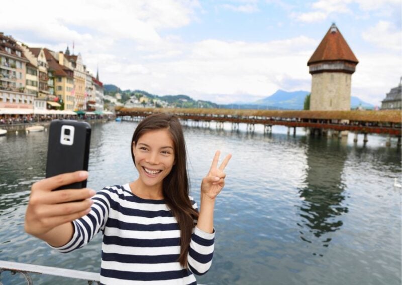 Lucerne: Private Walking Tour With Panoramic Yacht Cruise - Exploring Lucernes Old Town