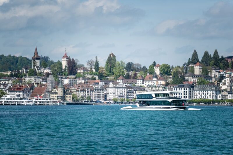 Lucerne: Round-Trip Catamaran Cruise on Lake Lucerne - Relaxing Cruise Atmosphere