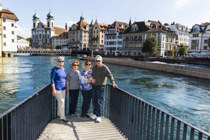 Lucerne: Walking and Boat Tour With Cheese & Wine Tasting - Indulging in Cheese and Wine Tasting