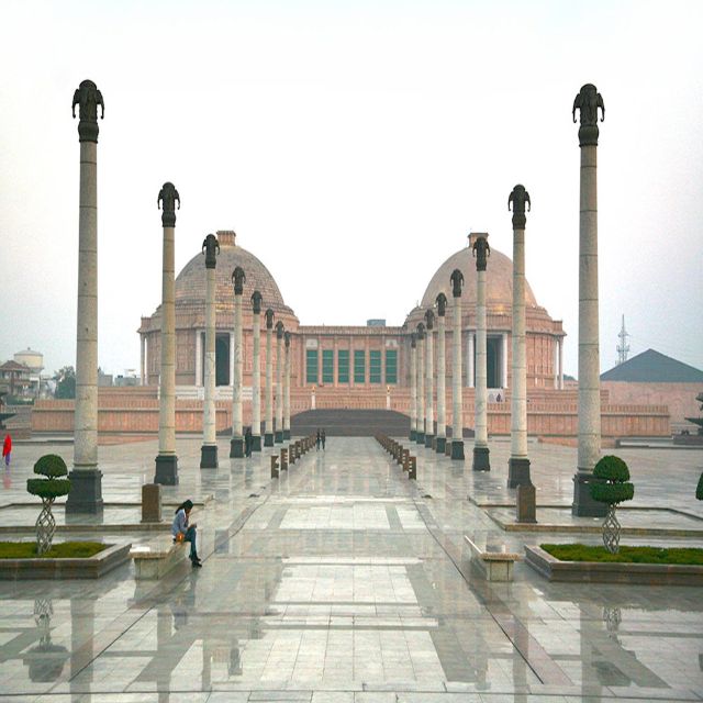 Lucknow Airport Transfer - Economical Luxury Transfer