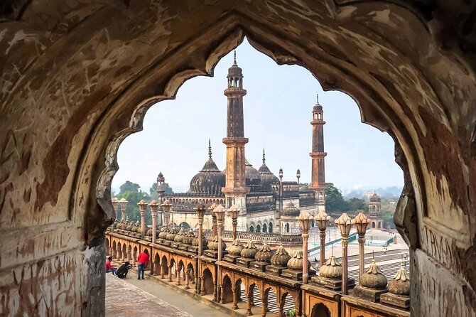 Lucknow Tour in One Day - Private & Guided Tour - Bara Imambara Exploration