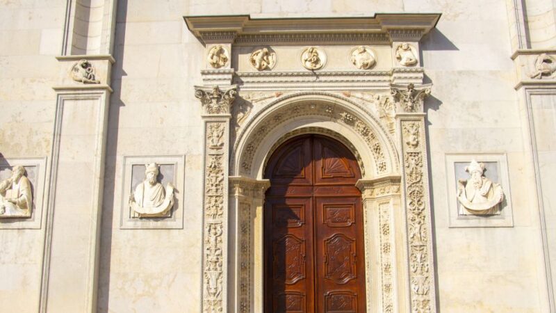 Lugano: Insta-Perfect Walk With a Local - Capturing Luganos Landmarks and Scenery