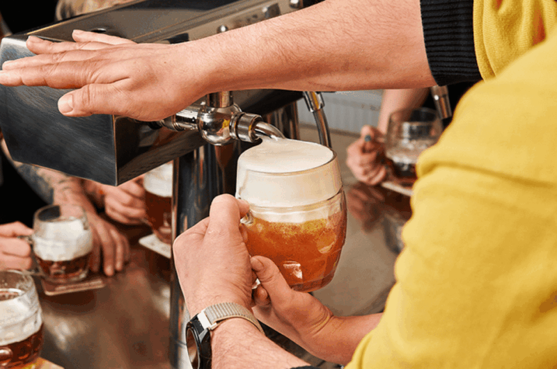 Lukáš Svoboda's Beer Tapping School - Beer Tapping Techniques